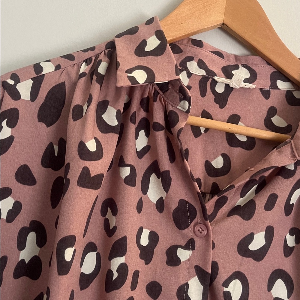 Leopard print button up - Picture 5 of 10